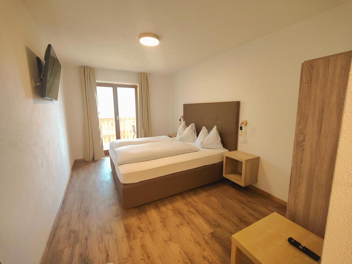 Schlossberg San Leonardo in Passiria Habitación foto